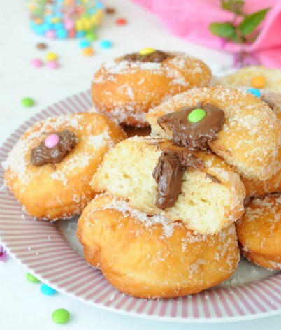 Bomboloni com creme e smarties