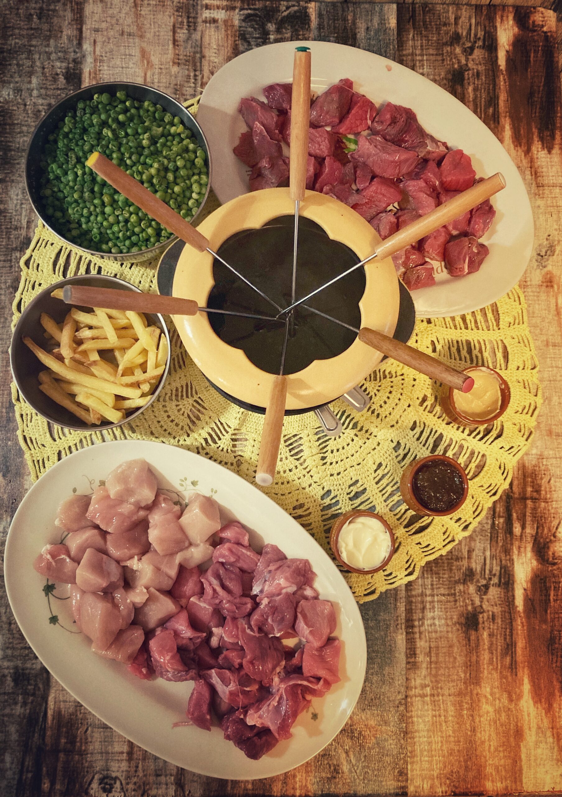 Fondue bourguignonne (Suíça)