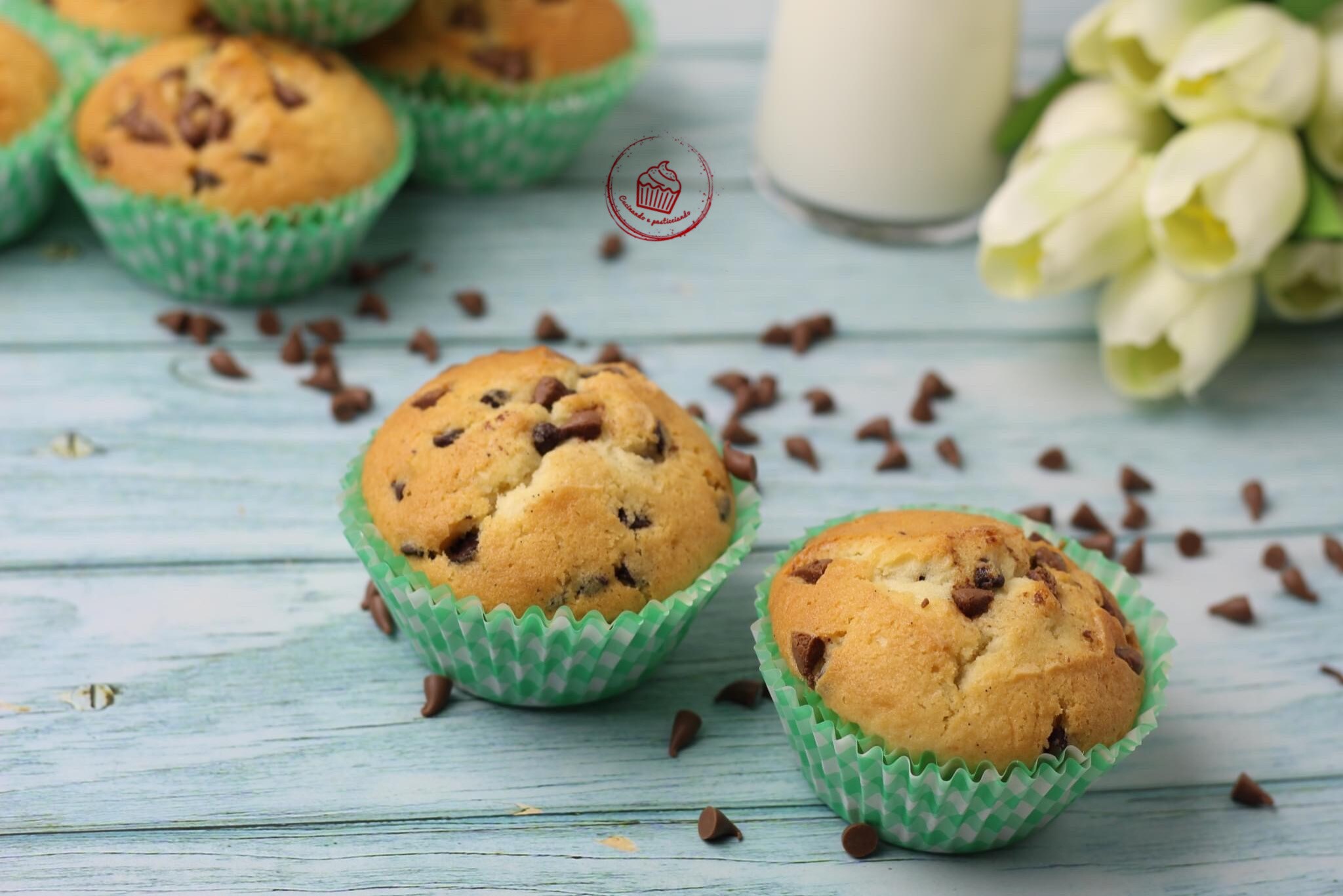 Muffins fofinhos com gotas de chocolate