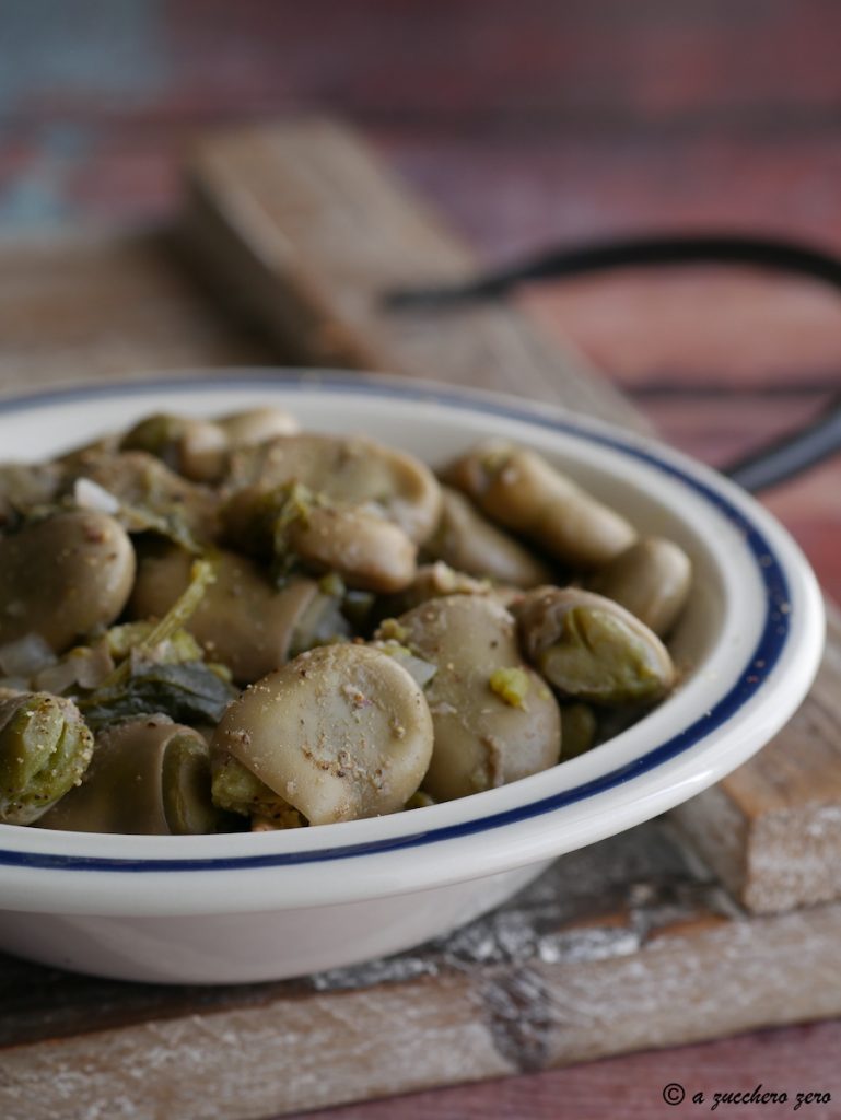 Favas frescas estufadas beliscadas