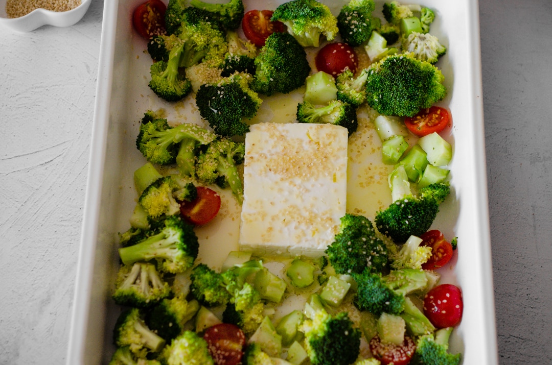 Feta e brócolis assados