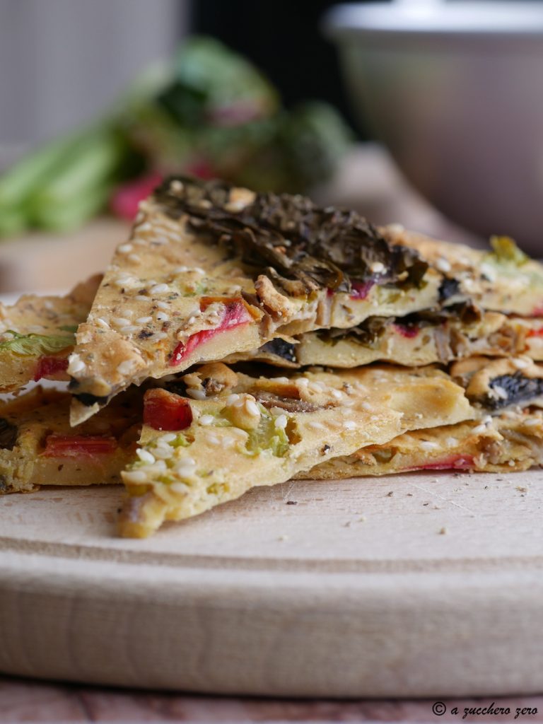 Focaccia de farinha de grão-de-bico e legumes