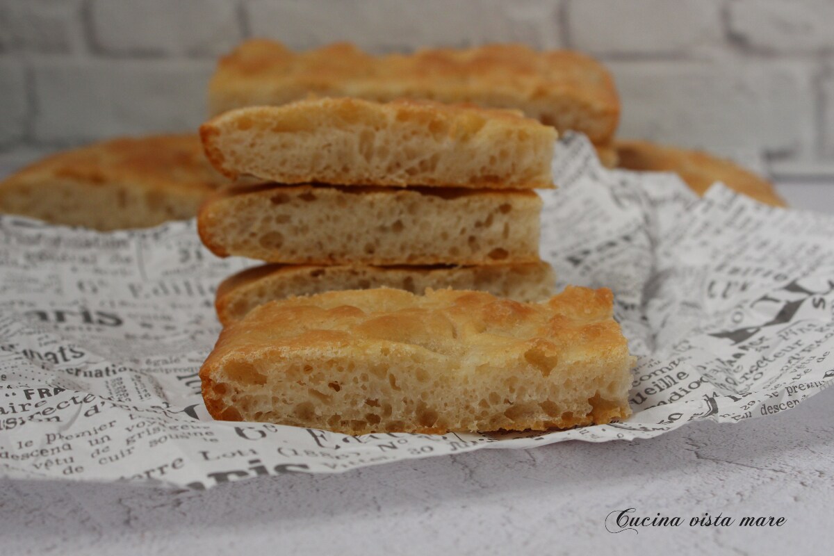 Focaccia rápida e crocante