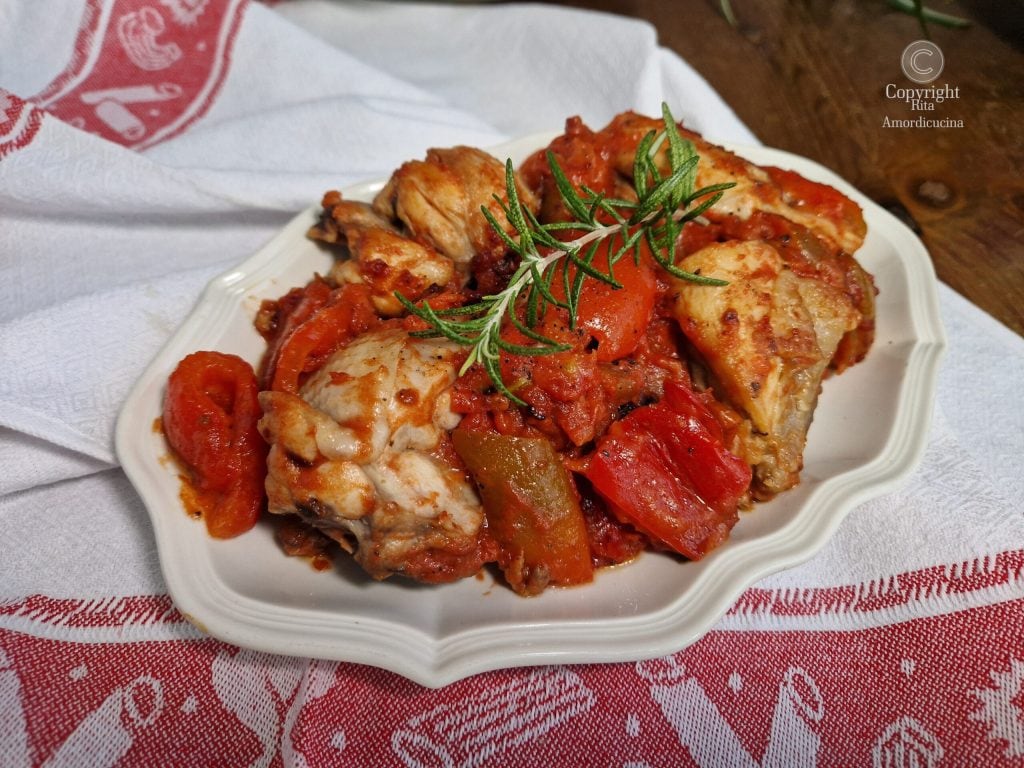 O frango com pimentões à romana