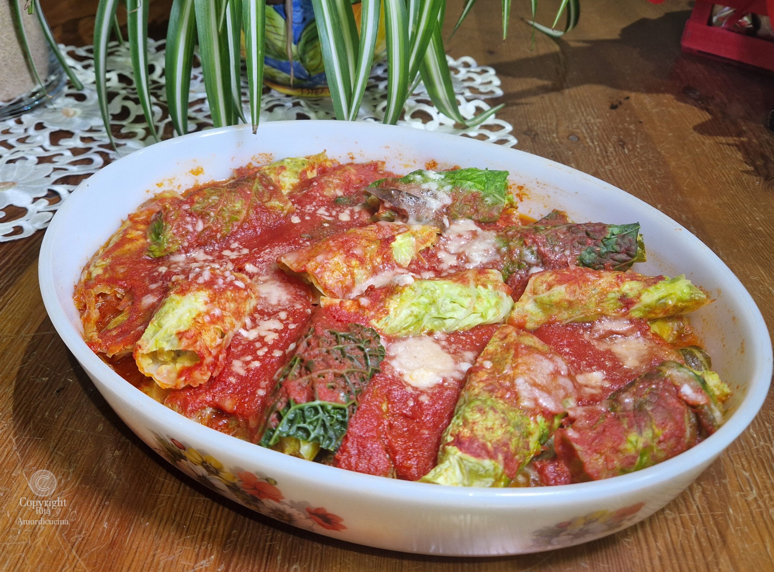 Os rolinhos de repolho e linguiça