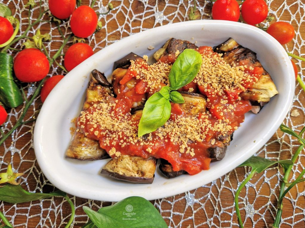 Rolinhos de berinjela e peixe-espada ao forno