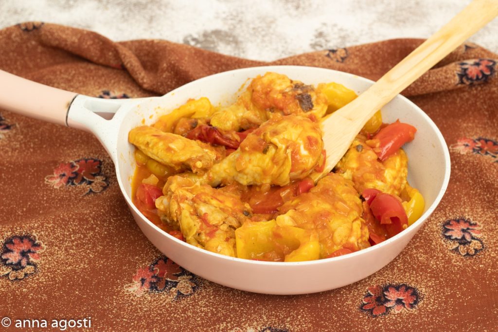 Frango com pimentões à romana