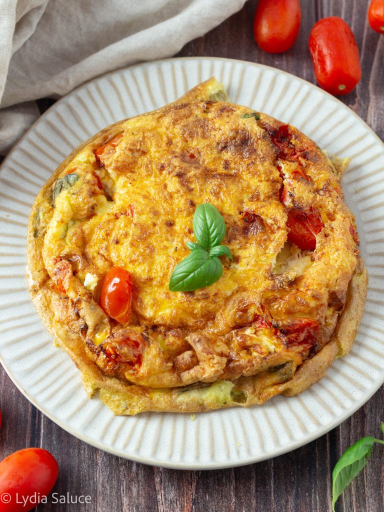 Fritada de forno com feta e tomatinhos