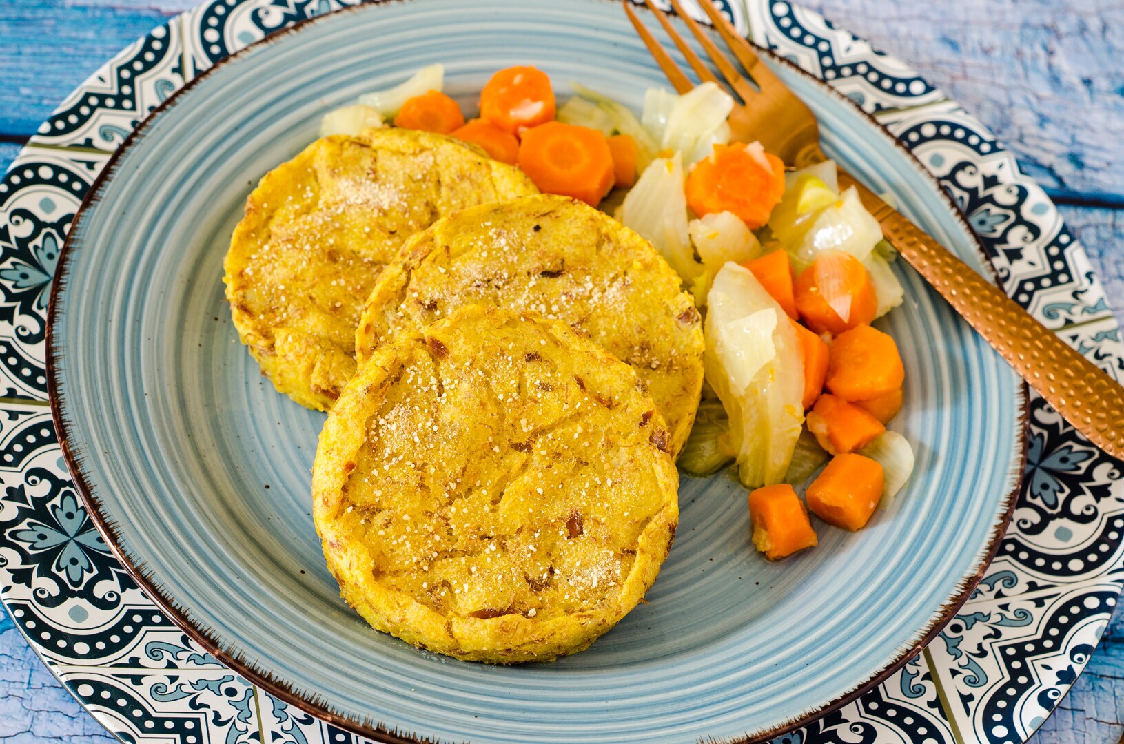 Hambúrguer de batata e atum saboroso, leve e econômico!