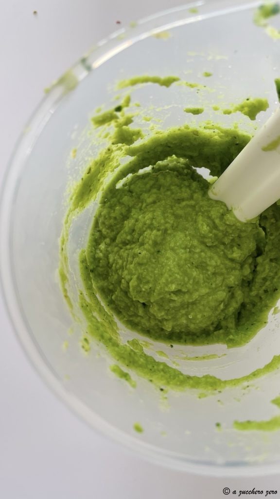 Hummus de grão-de-bico e brócolis light