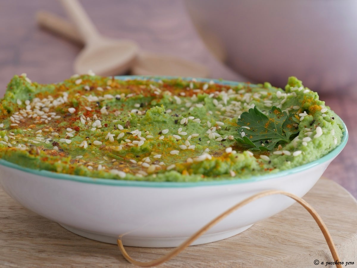 Hummus de grão-de-bico e brócolis light
