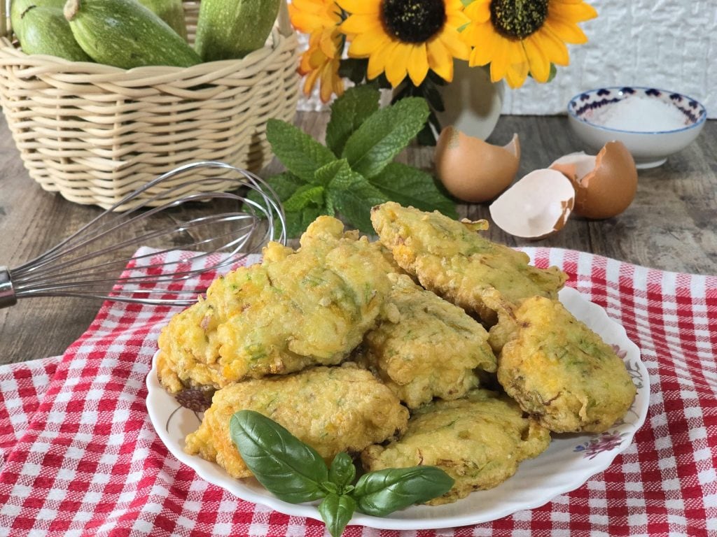 Panquecas de abobrinha e flor de abóbora