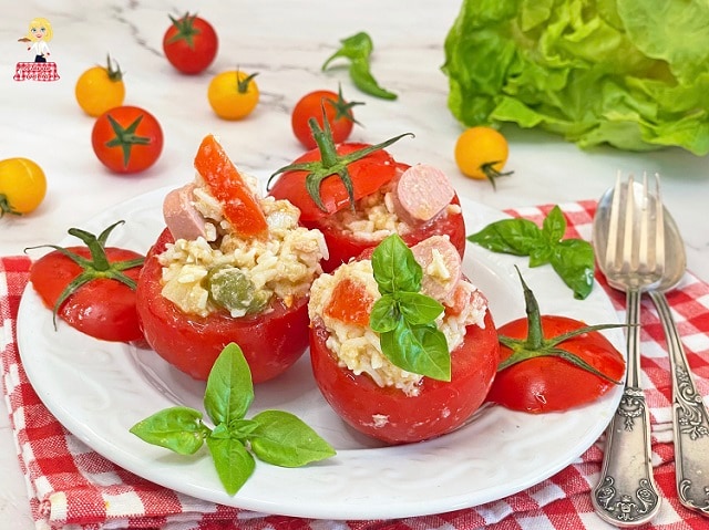 TOMATES RECHEADOS COM ARROZ