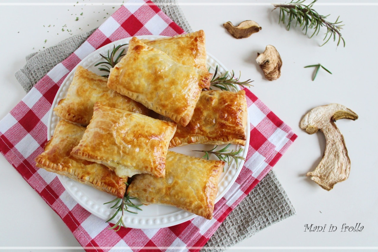Pacotinhos de cogumelos, linguiça e queijo