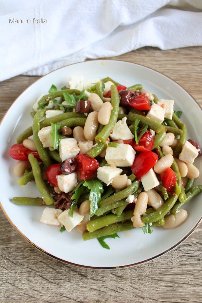 Salada com vagem, feta e tomatinhos