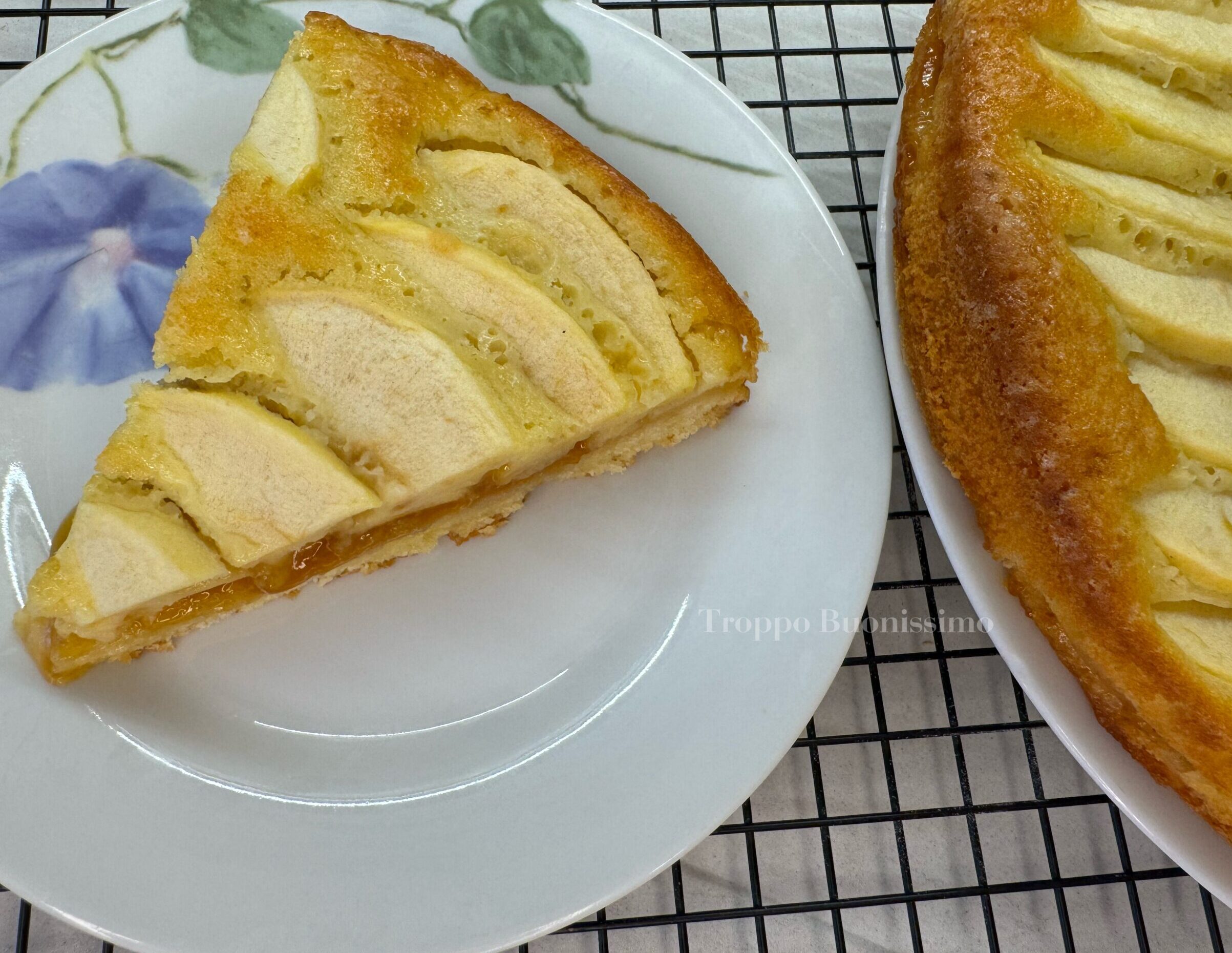 Torta Despejada com Geleia e Maçãs: Macia e Simples