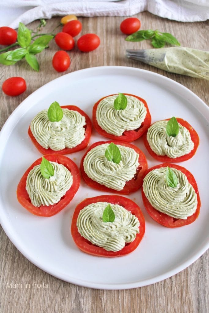 Tomates com mousse de Manjericão