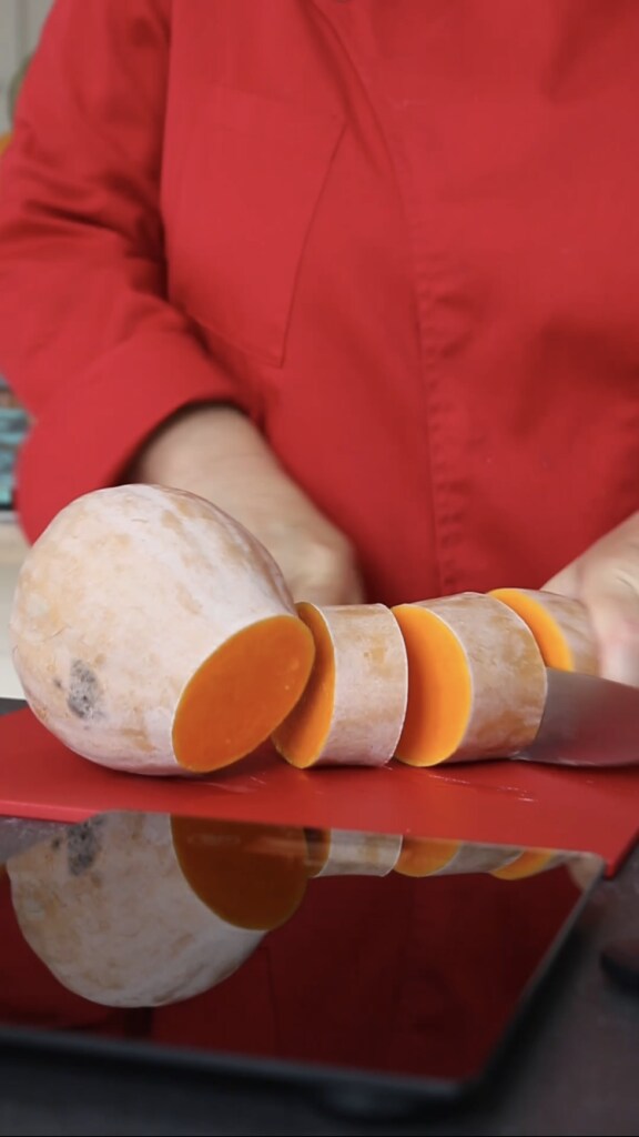 como limpar e cortar a abóbora violina para preparar as abóboras de halloween