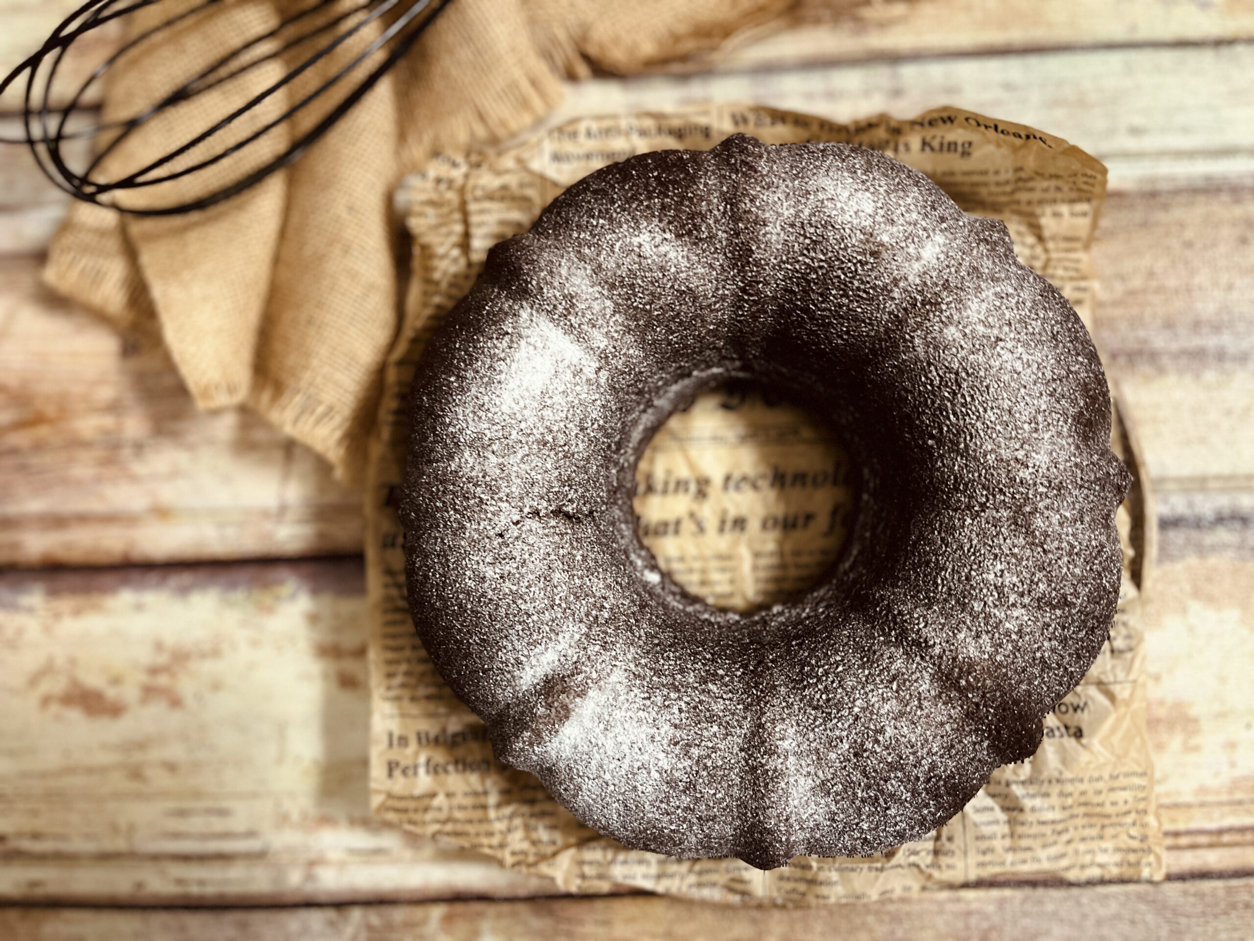 Bolo de leite quente e chocolate