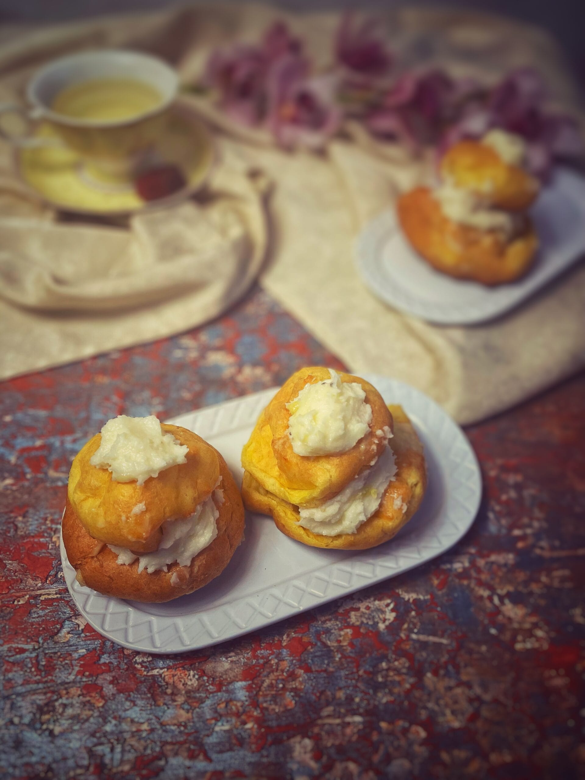 Religieuse com glacê de manteiga (França)