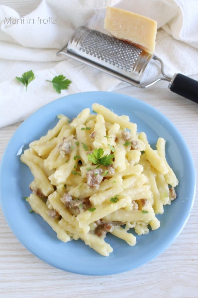Macarrão com Creme de Batata e Linguiça