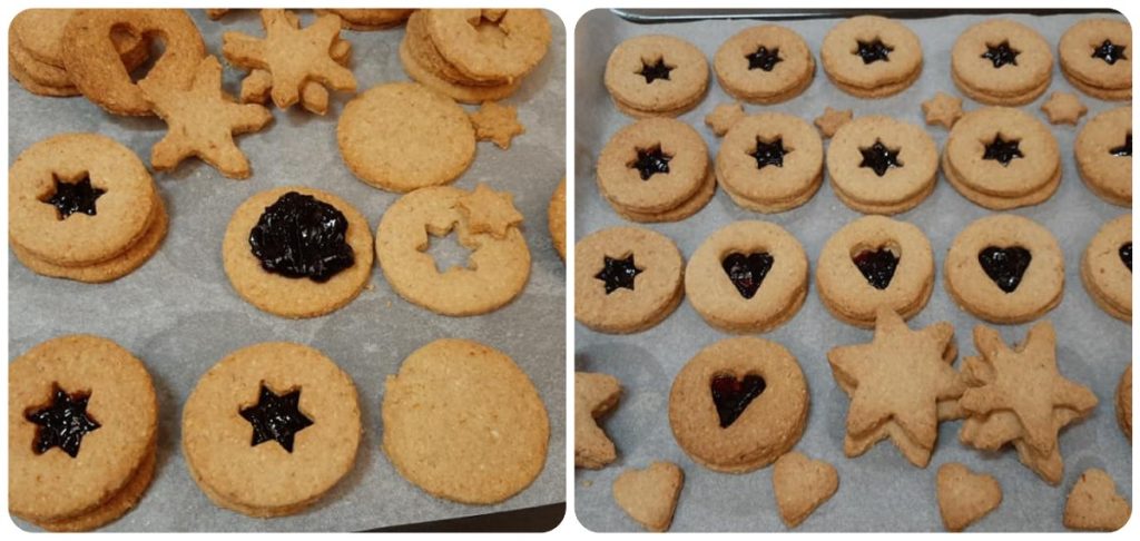 Biscoitos Linzer com geleia de mirtilo