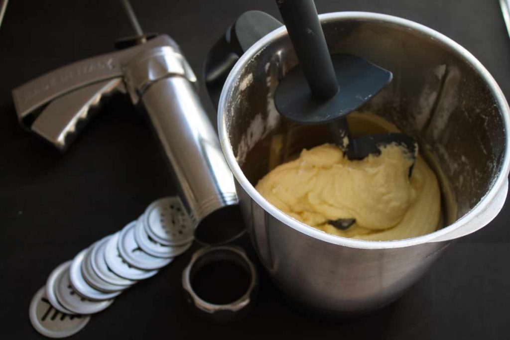 Biscoitos com a máquina de biscoitos