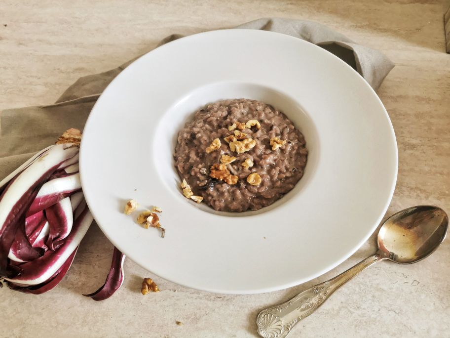 RISOTO COM PESTO DE RADICCHIO E GORGONZOLA