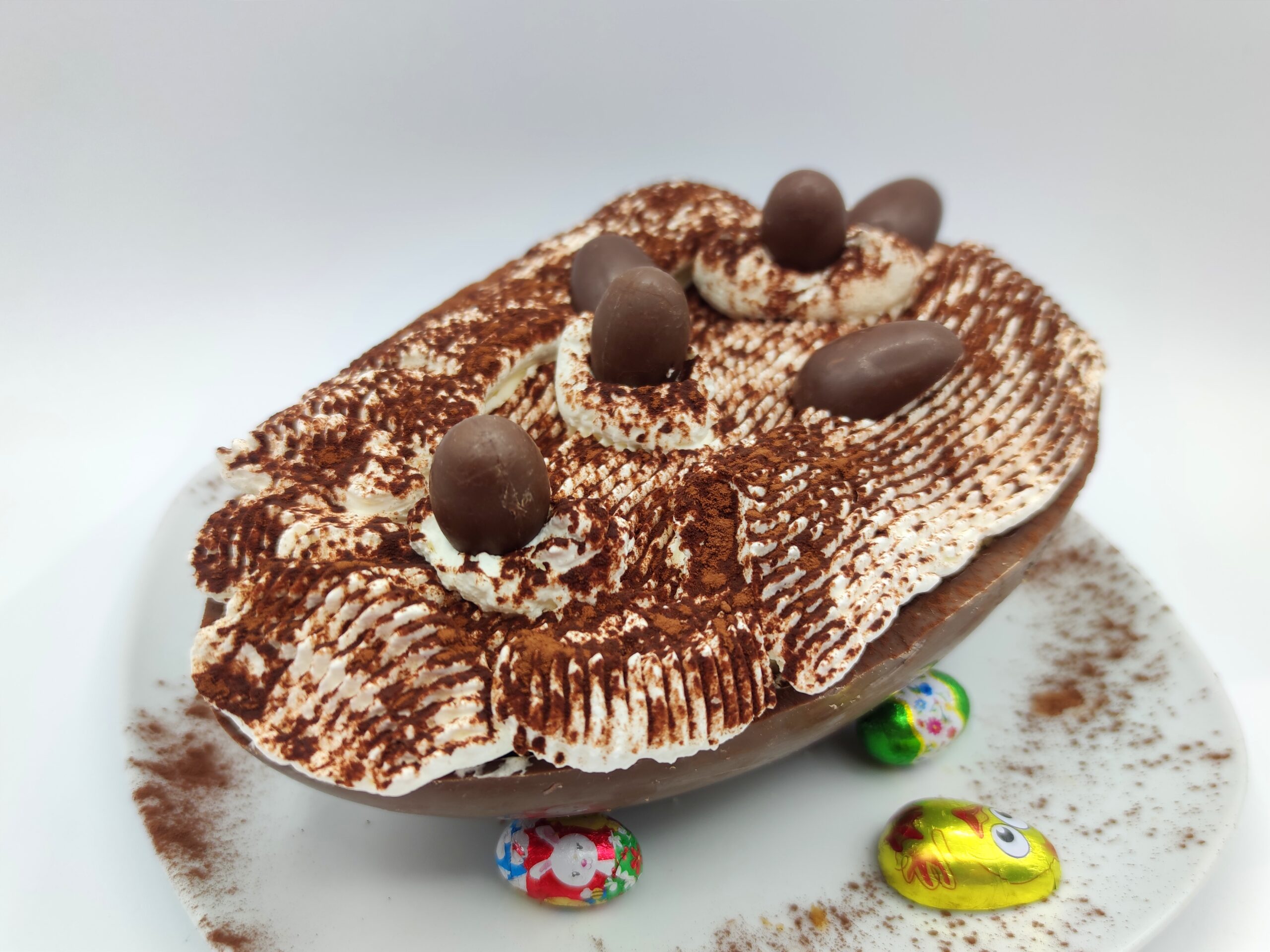 Tiramisù rápido no ovo de Páscoa