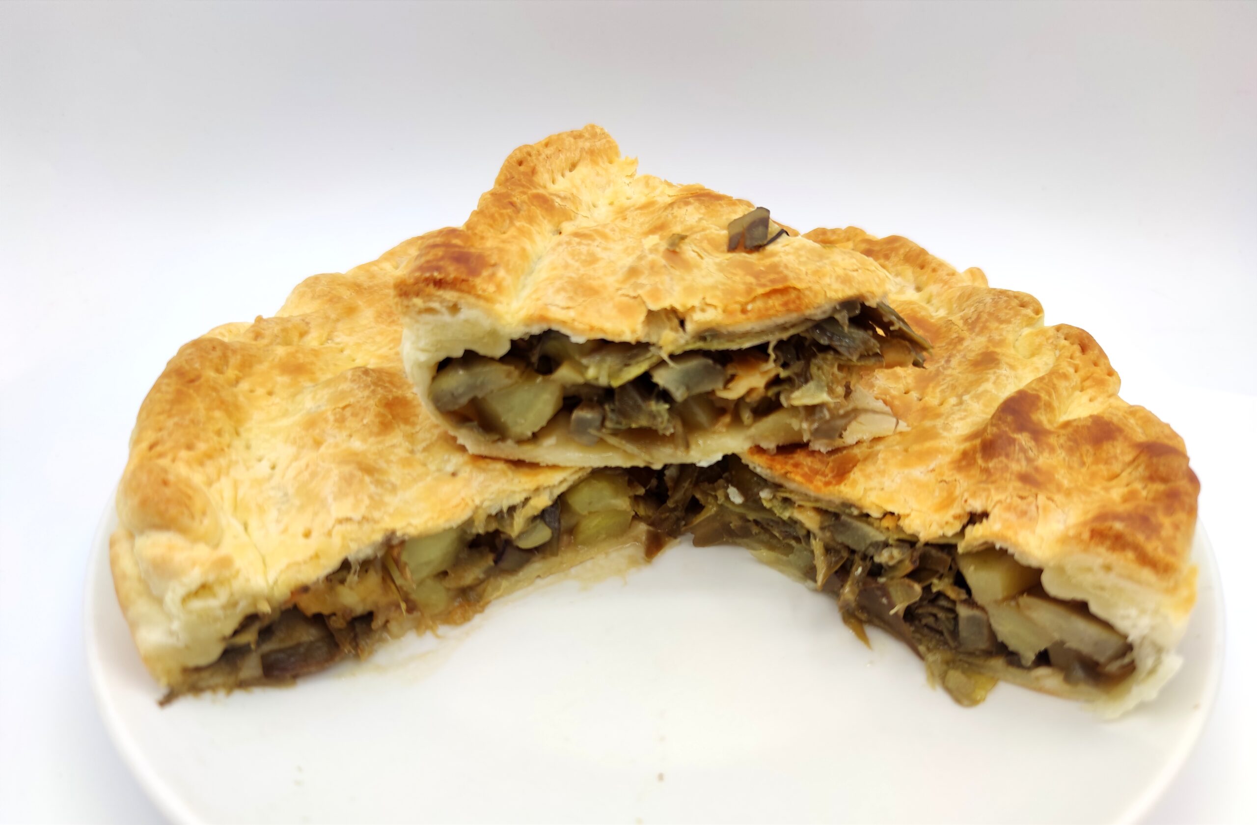 Torta rústica de alcachofras e batatas