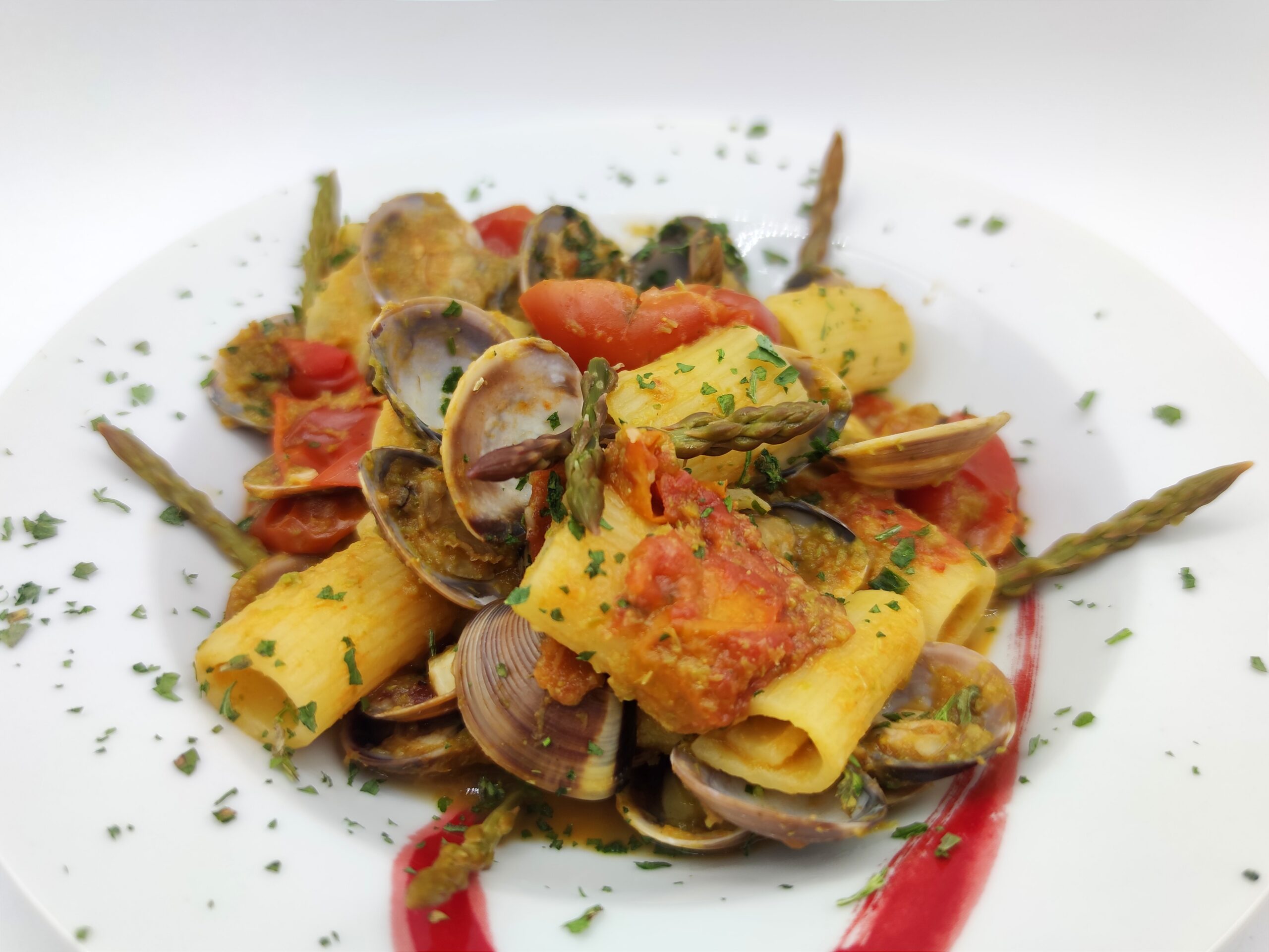 Pasta com vongole e creme de aspargos