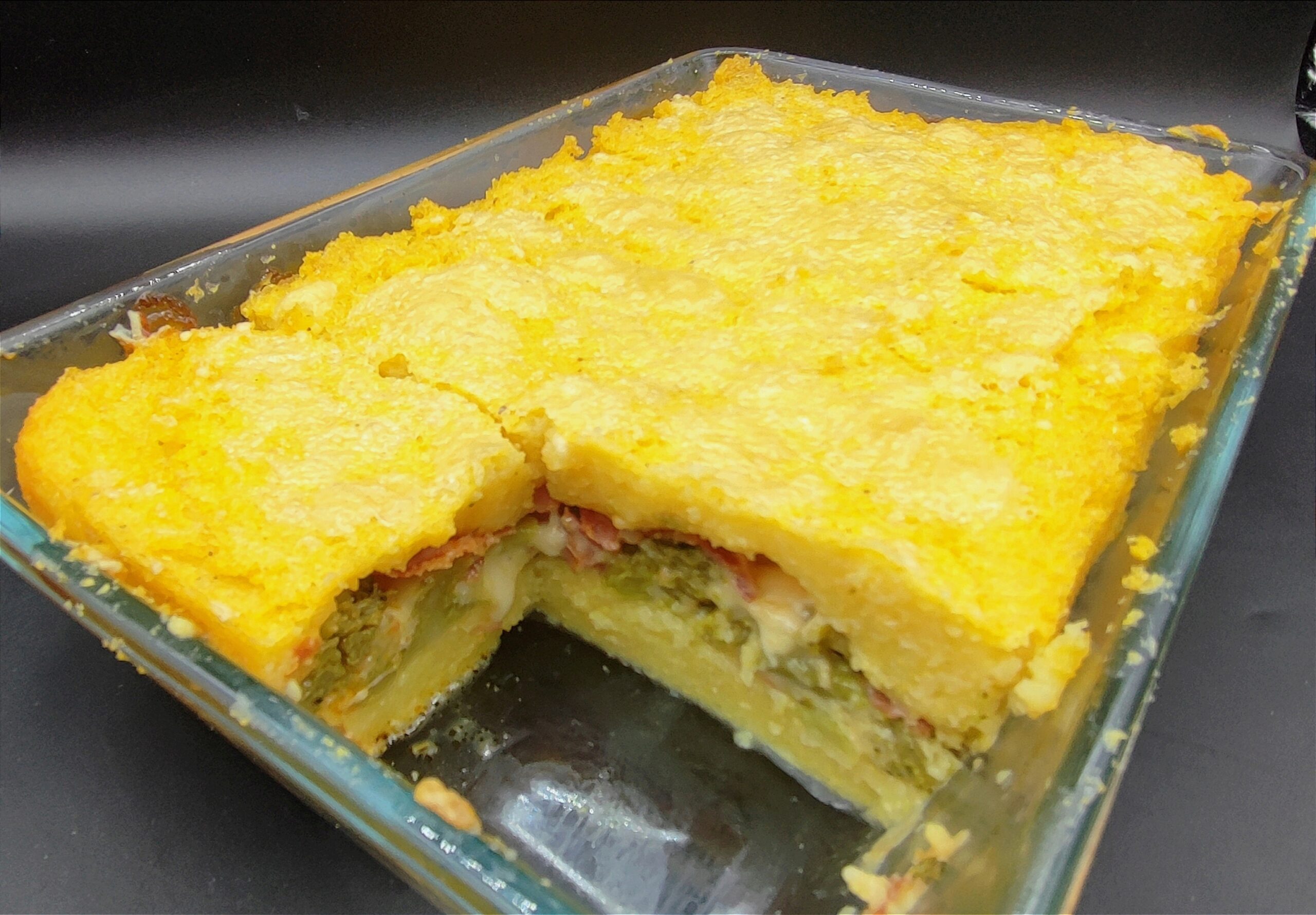 Polenta gratinada com brócolis