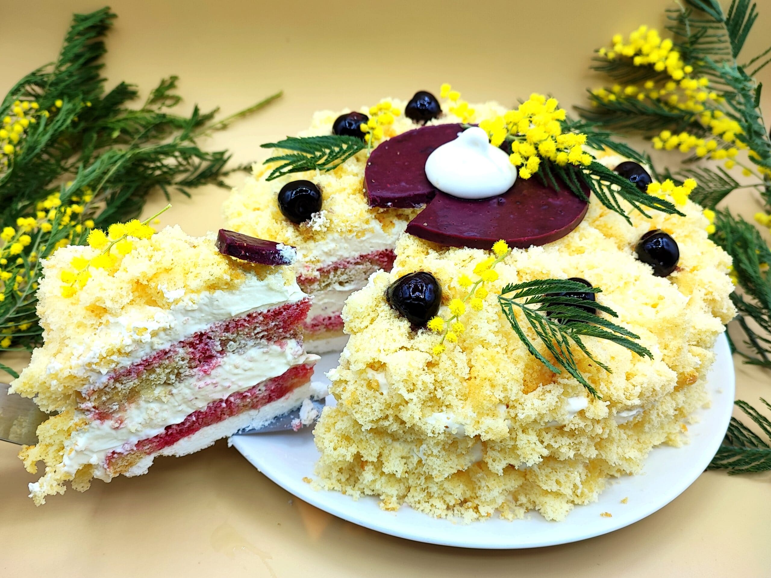 bolo mimosa com amarena e merengue