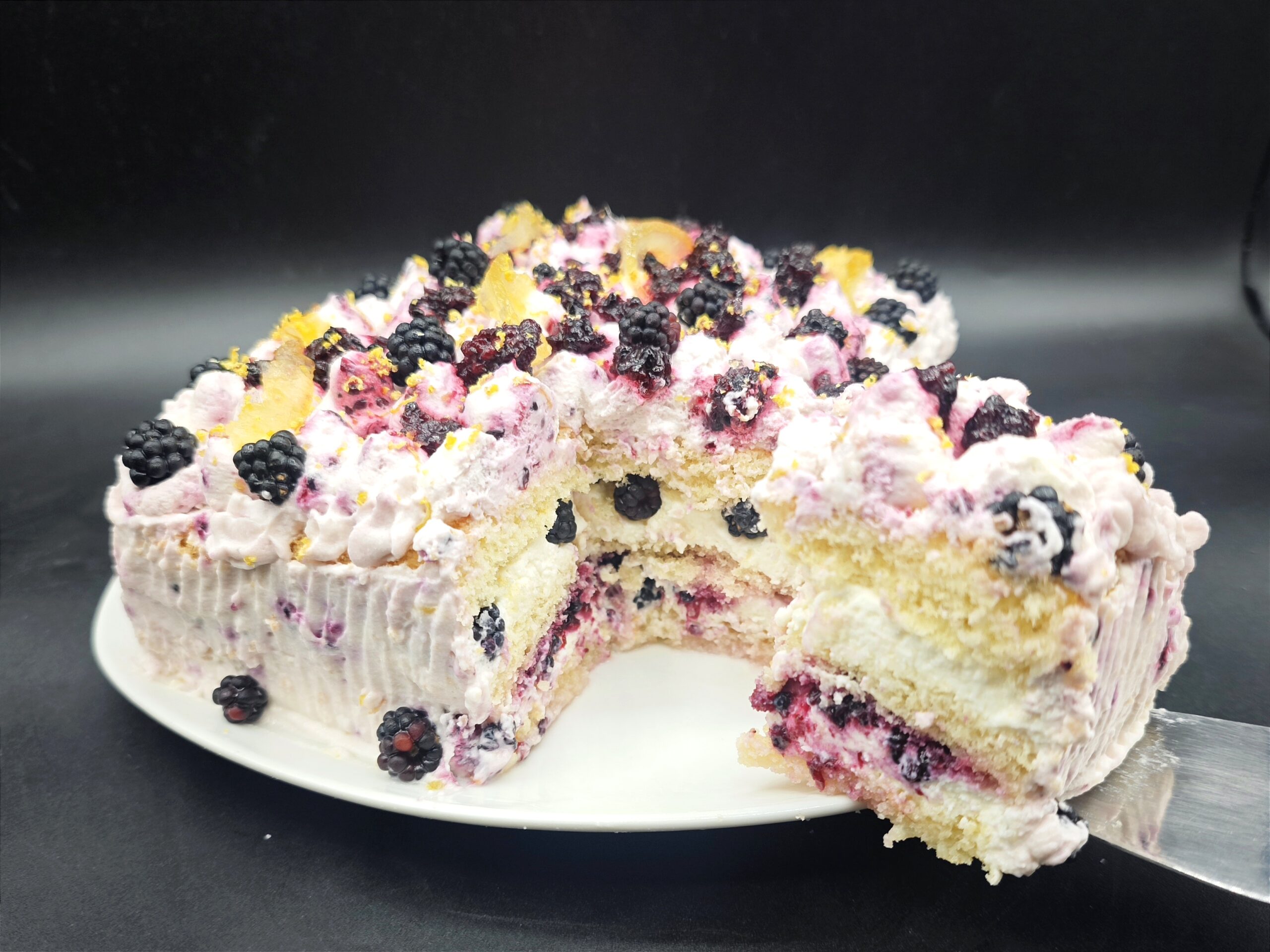 Torta de amoras com ricota e limão
