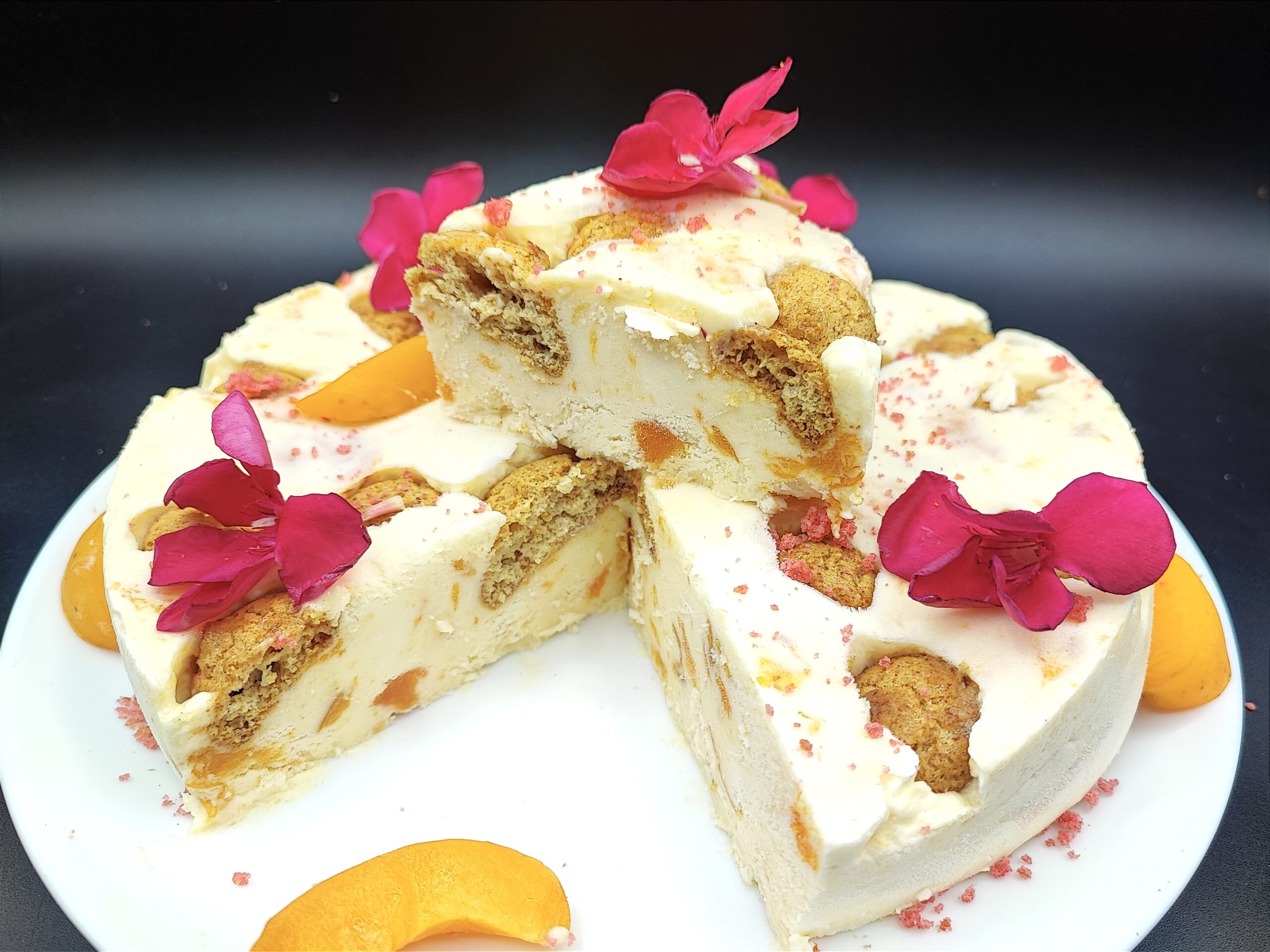 Semifreddo com damasco e amaretti