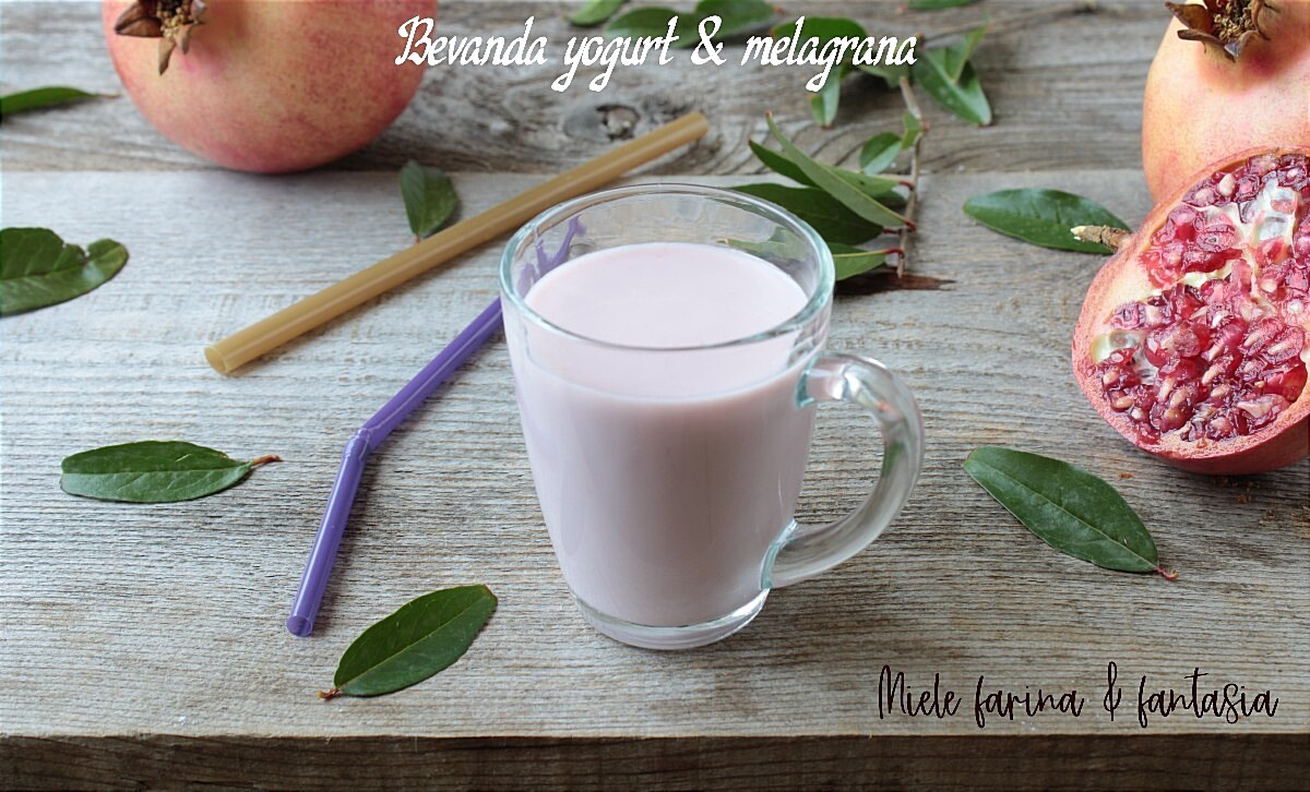 Bebida de iogurte e romã