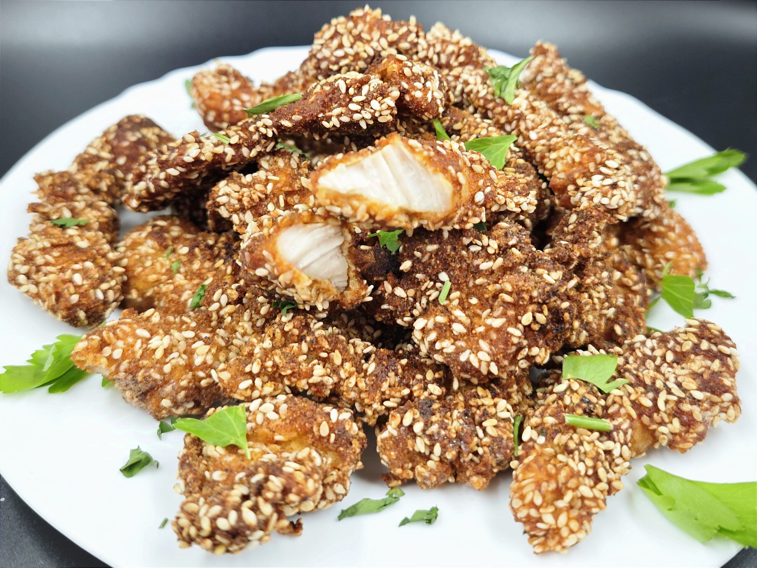 Nuggets de frango com gergelim