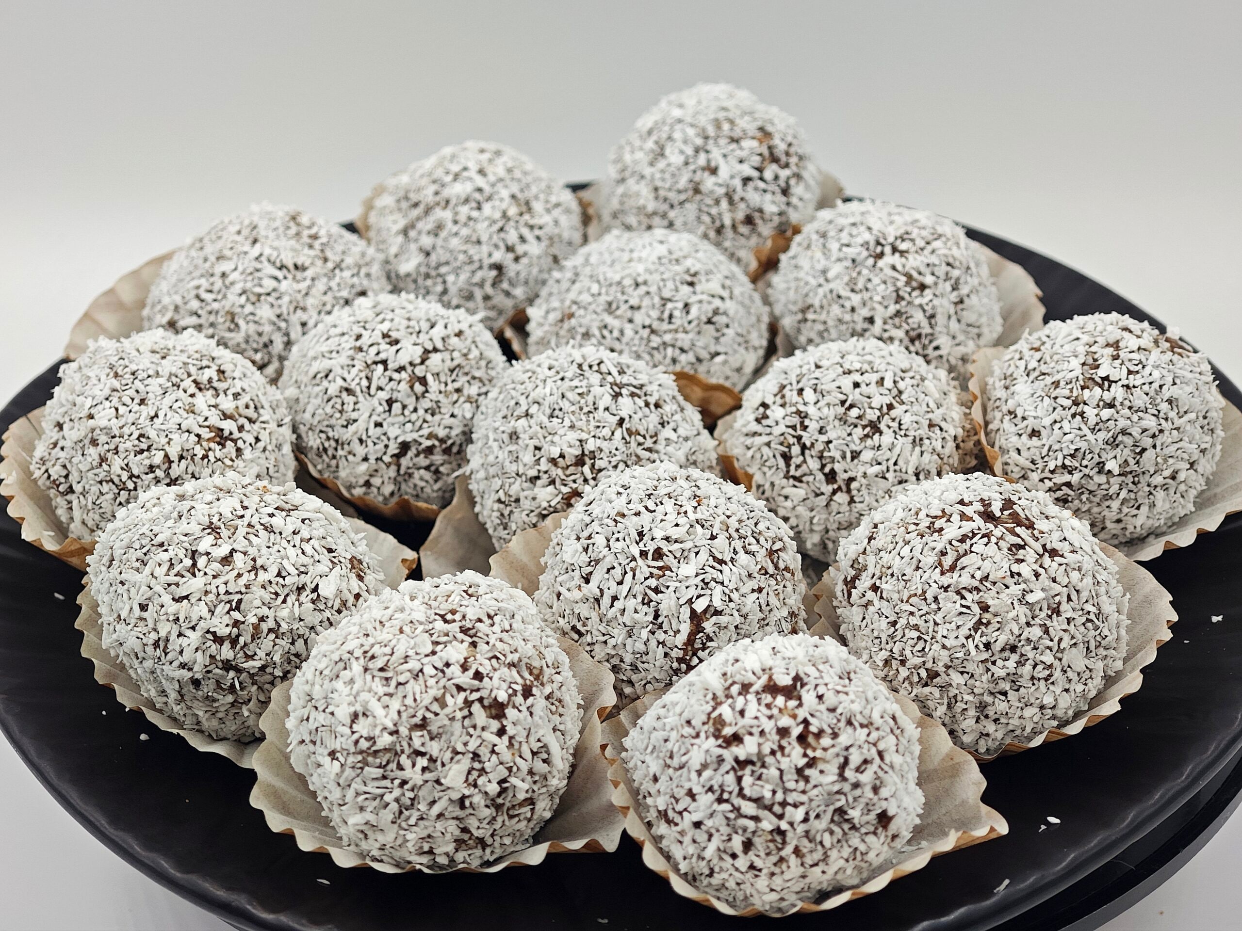 Trufas de banana e coco sem cozimento