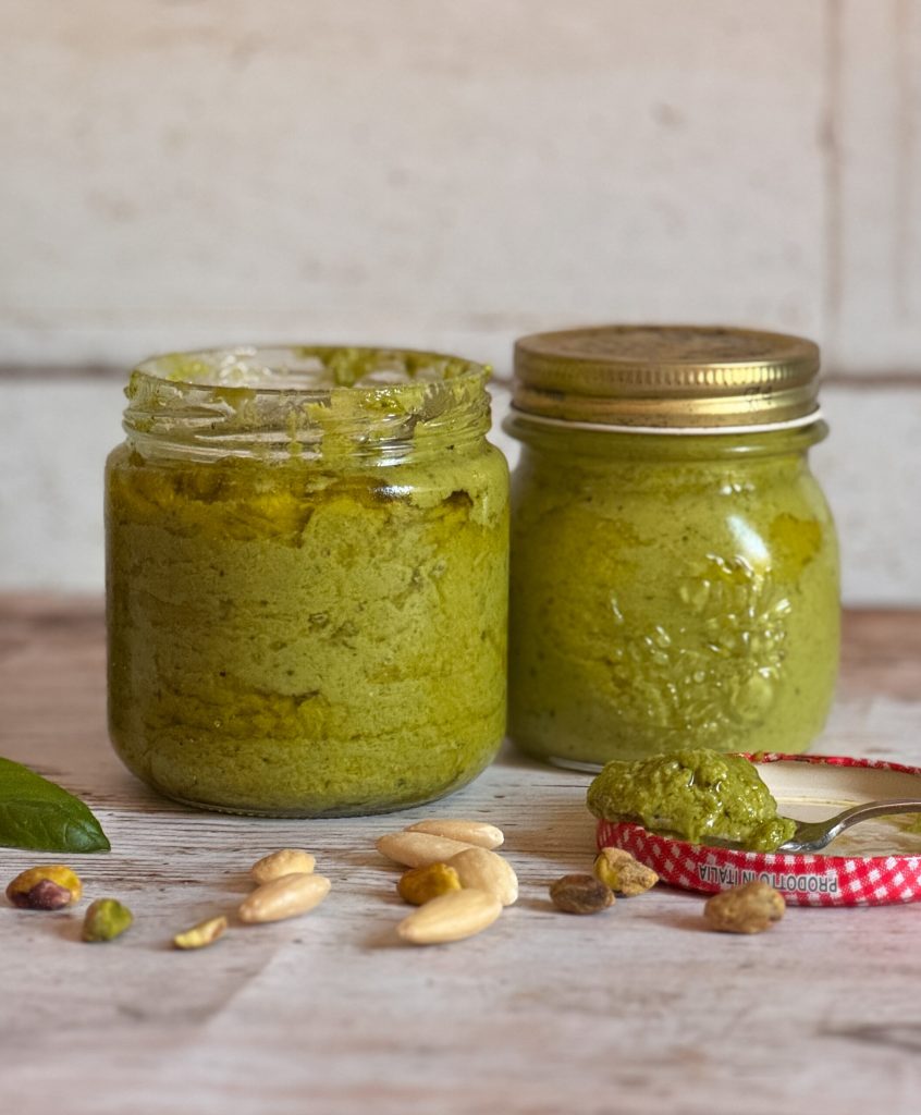 Pesto de aspargos e pistaches pronto
