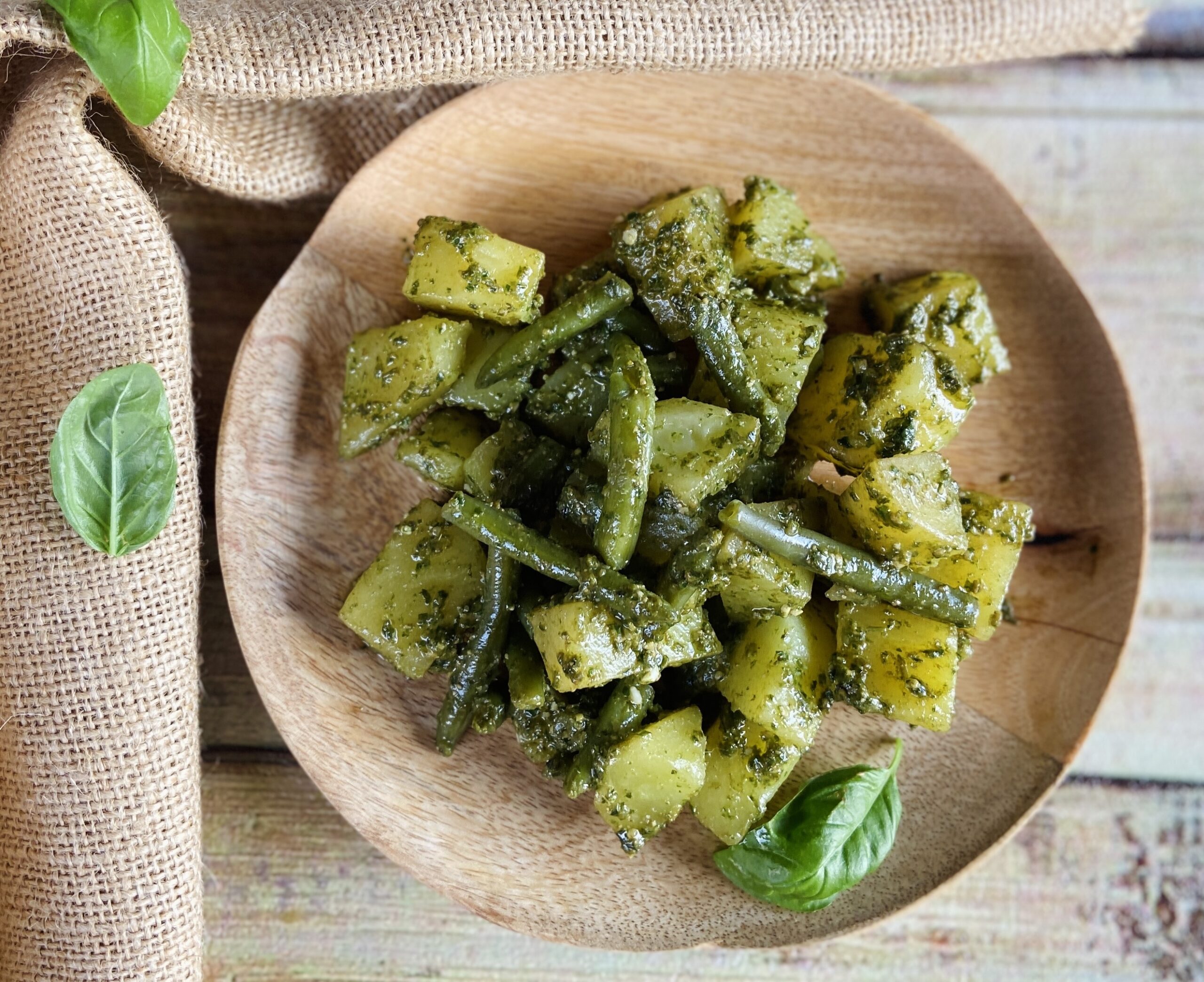 Salada de batata com pesto e vagem