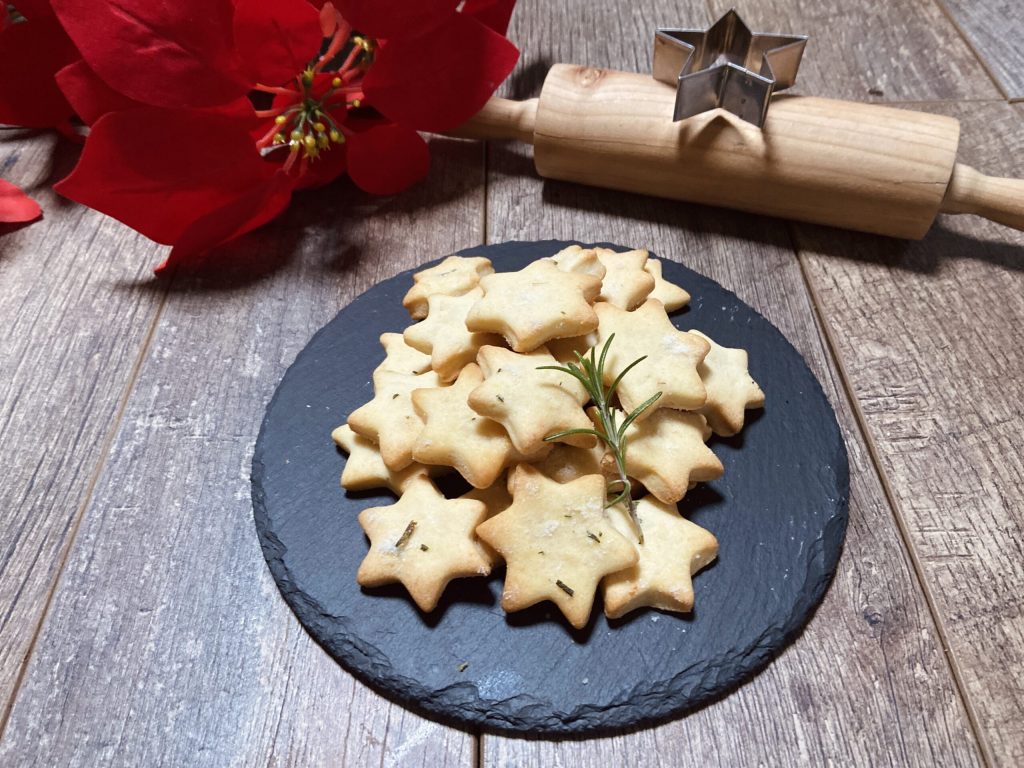 biscoitos salgados com alecrim