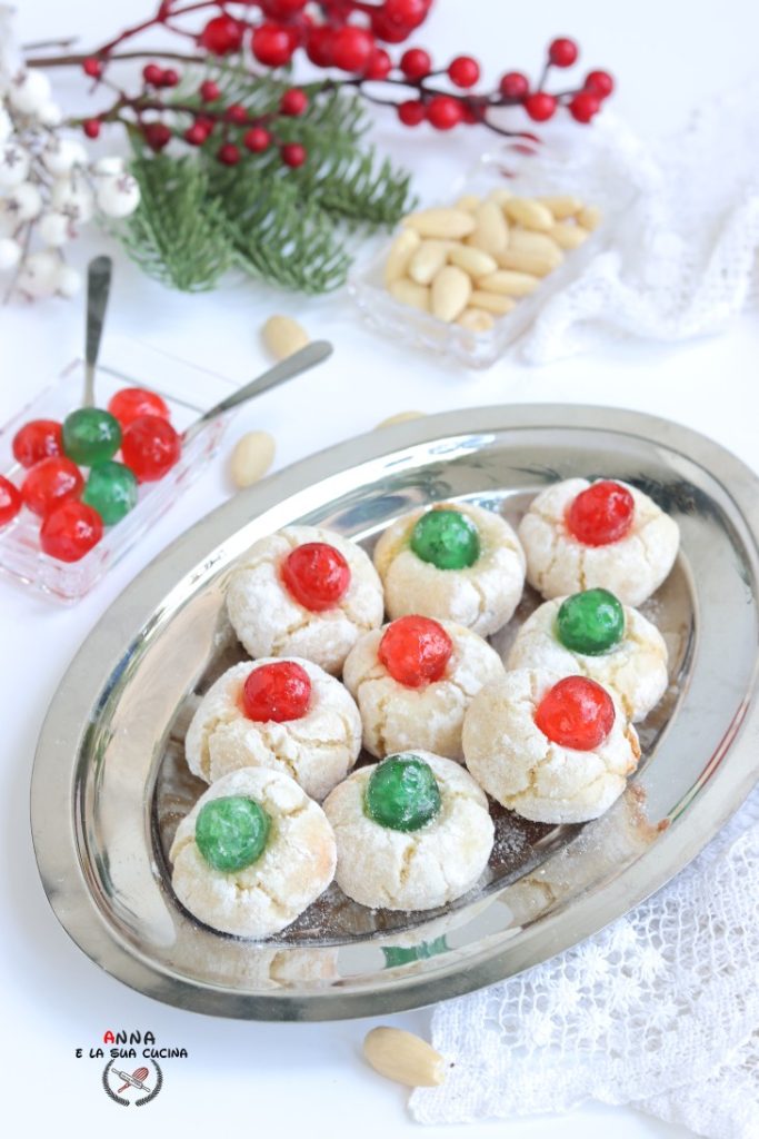 Pastinhas de amêndoas calabresas pastette secas com frutas cristalizadas