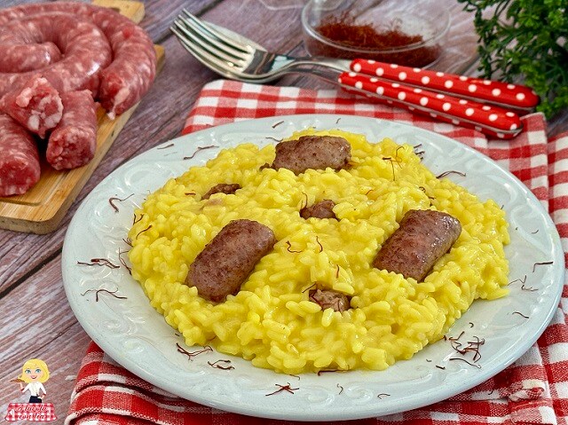 RISOTO AÇAFRÃO E LINGUIÇA