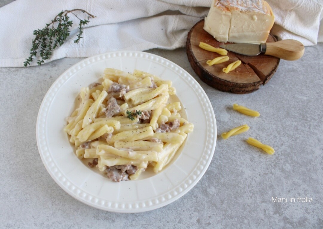 Pasta Casareccia com Taleggio e Linguiça