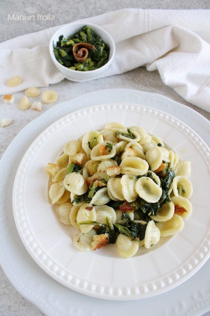 Orecchiette com Cime de Nabo e Torradas