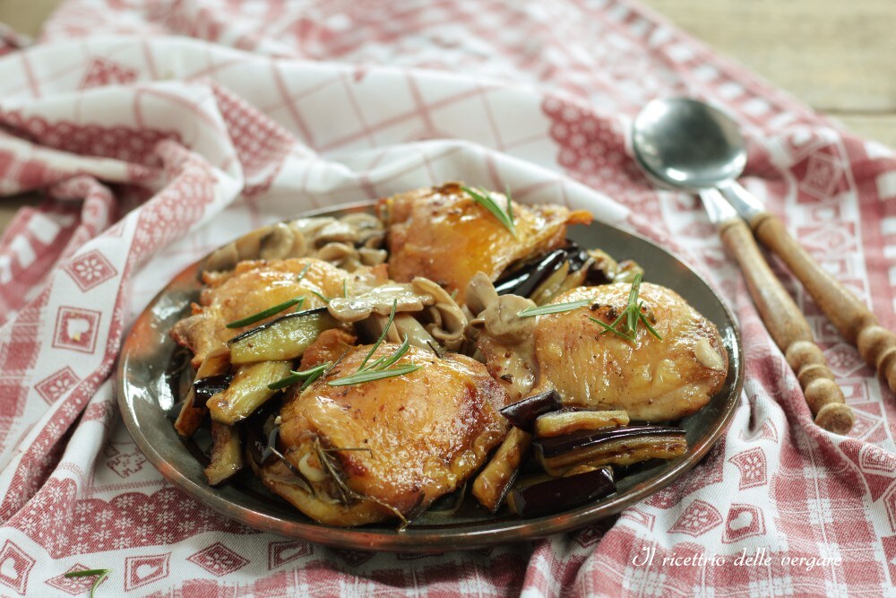 Frango assado com cogumelos e berinjela