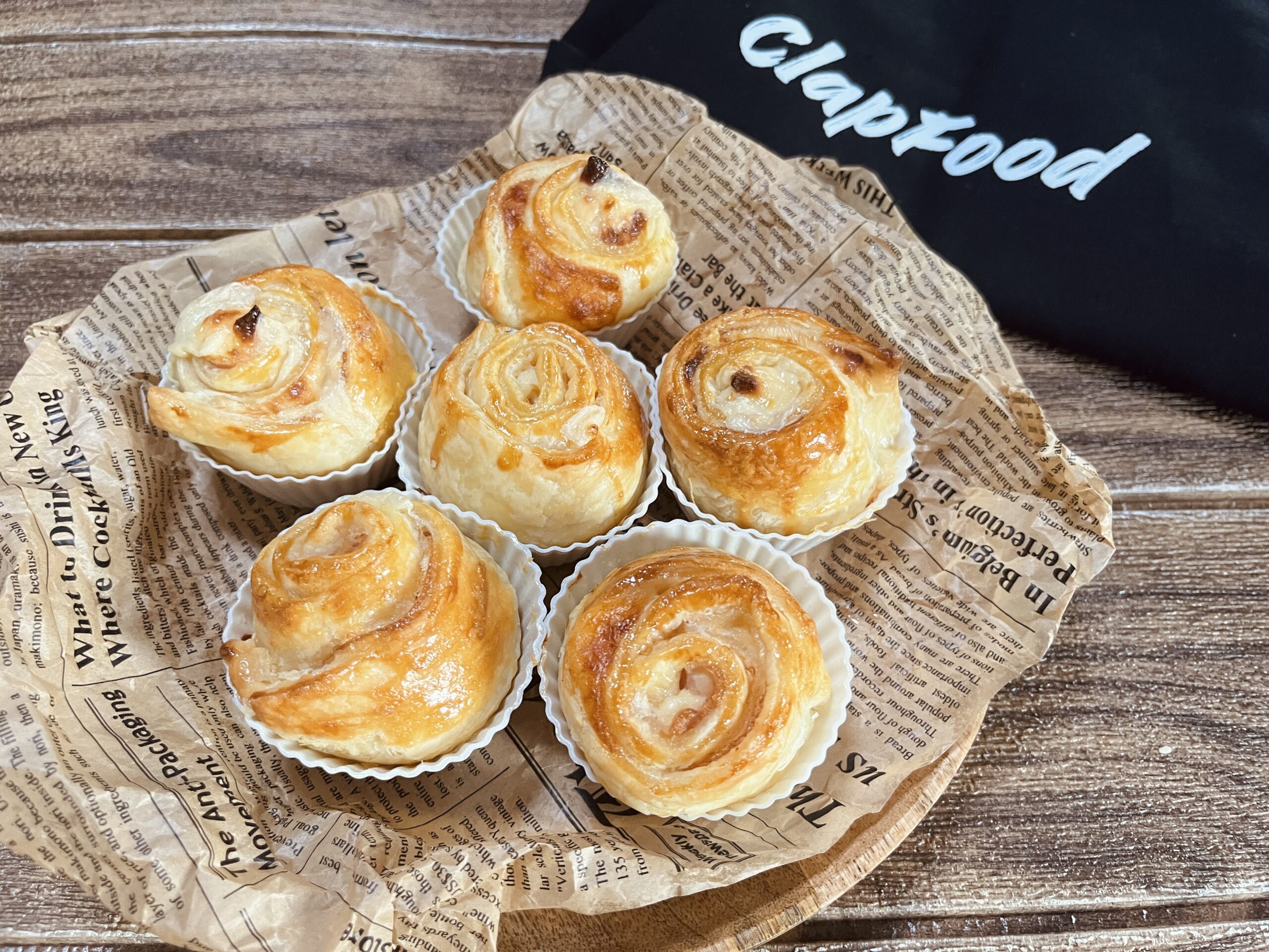 Muffin de massa folhada com bacon longo