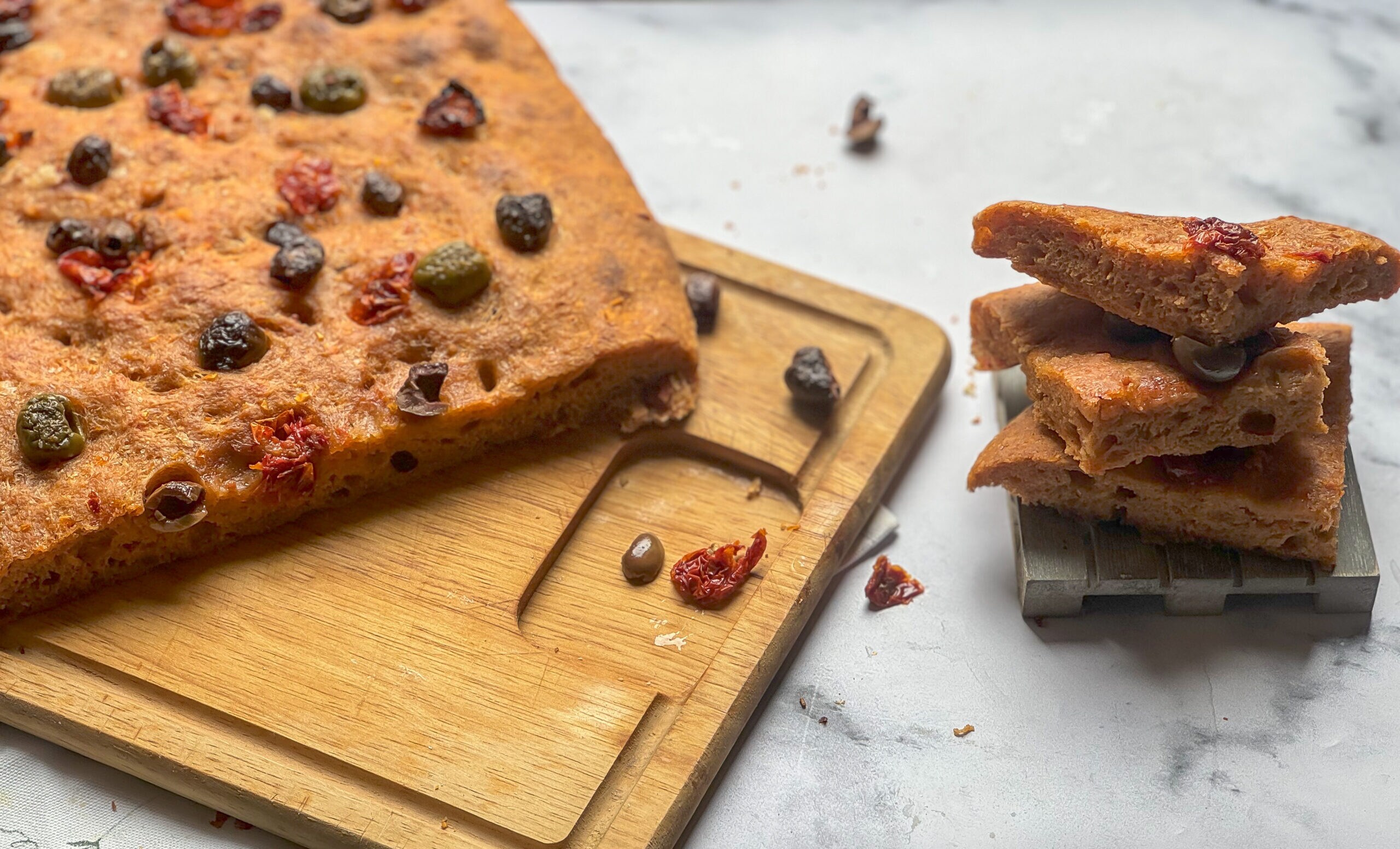 Focaccia integral com tomates secos