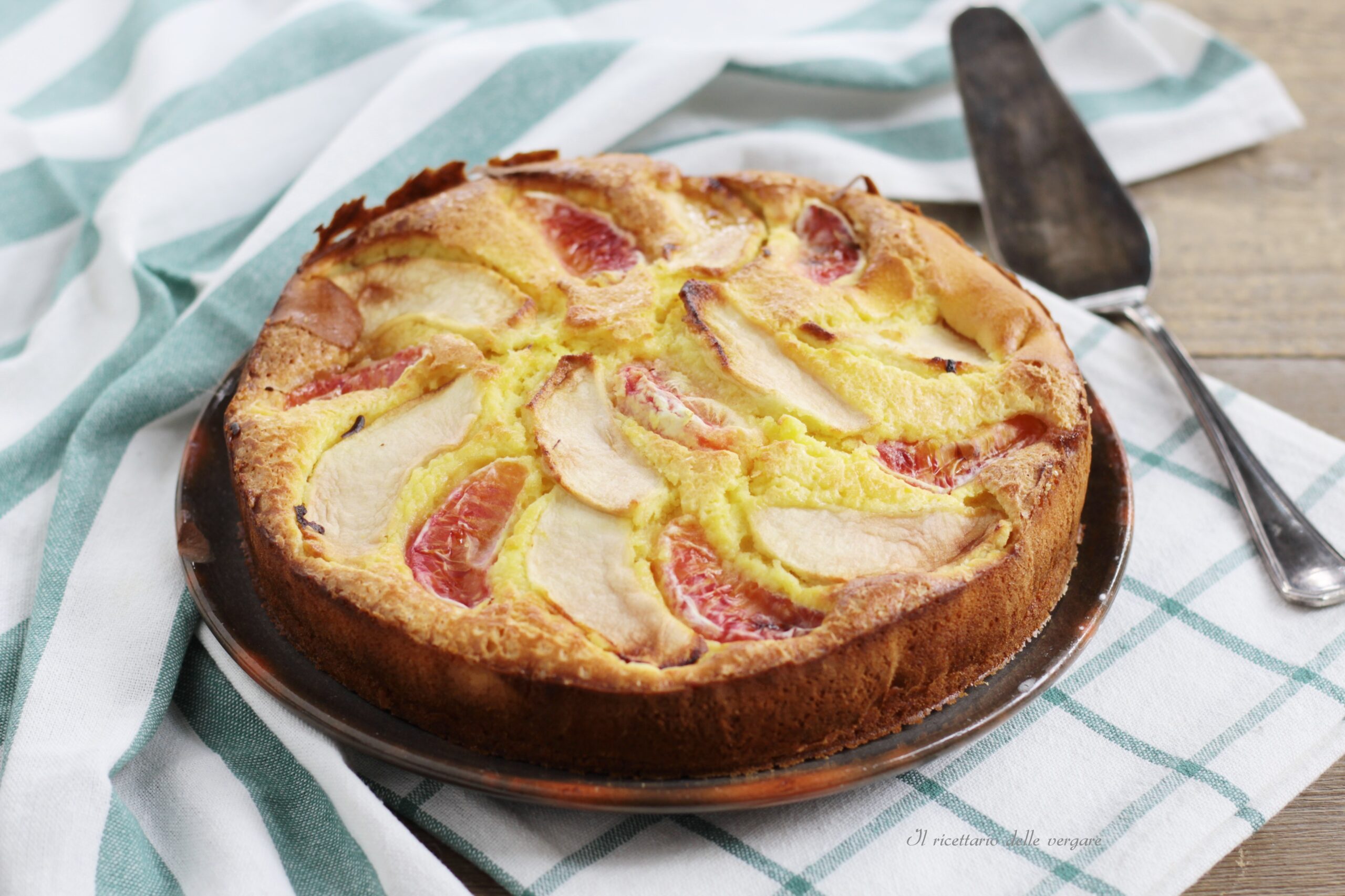 Bolo de cítricos e maçãs