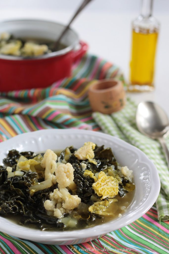 Sopa de couve-flor, cavolo nero e couve